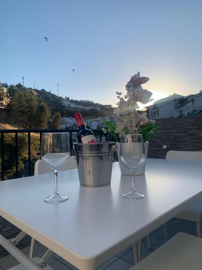 El Balcon De La Roca Apartment Setenil De Las Bodegas Exterior foto